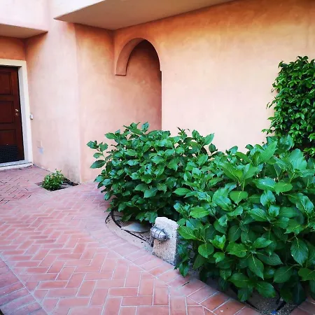 The White Sheep - Porto Istana Apartman *