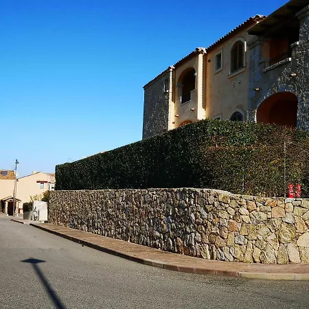 The White Sheep - Porto Istana * Murta Maria