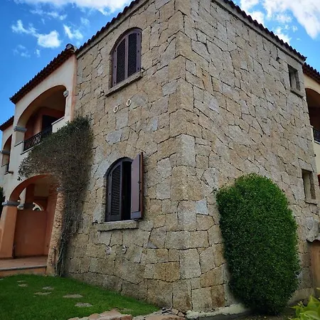 The White Sheep - Porto Istana Murta Maria