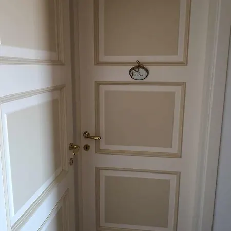 The White Sheep - Porto Istana Apartman